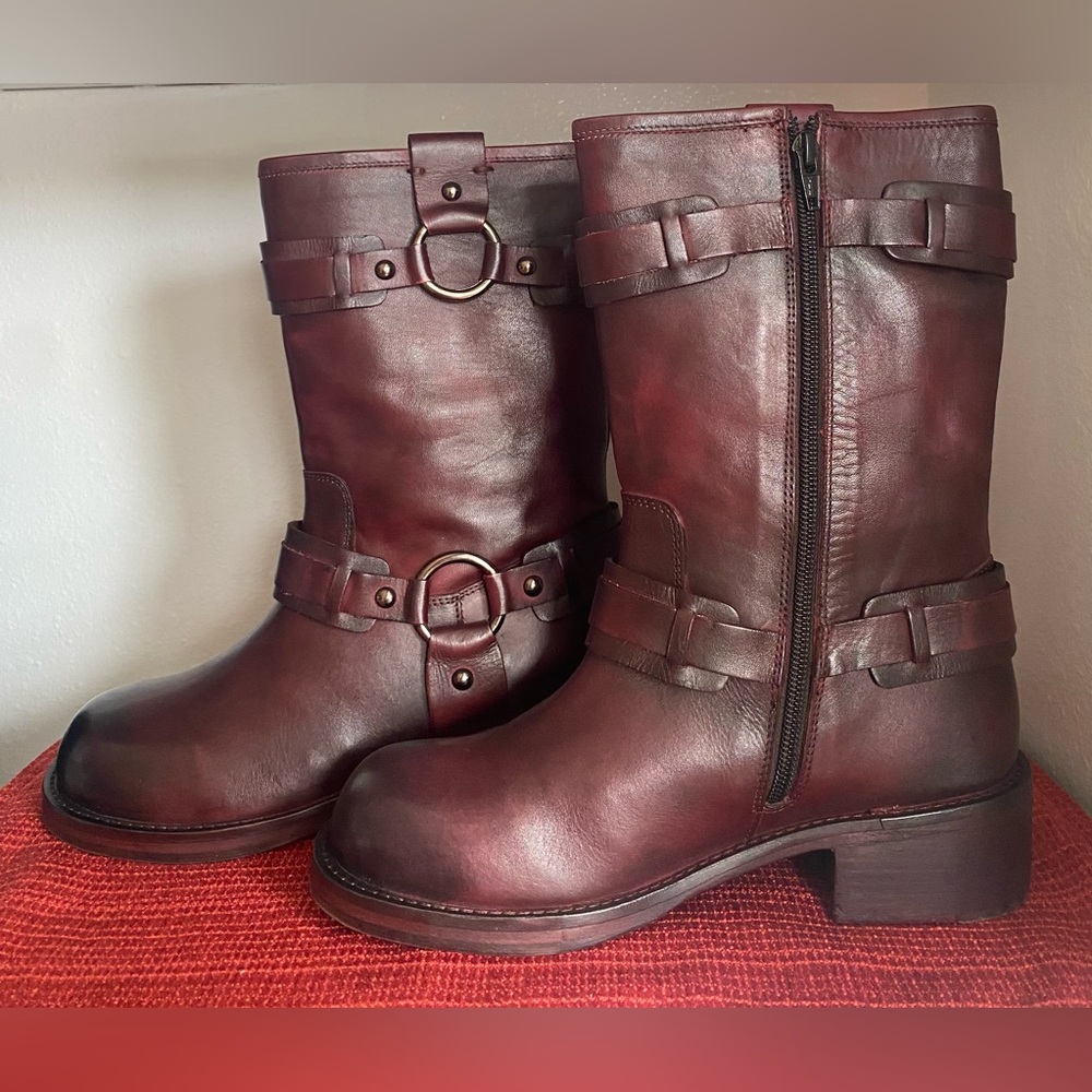 NWT…VINTAGE FOUNDRY… WOMENS BURGUNDY LEATHER BOOTS - Picture 13 of 16
